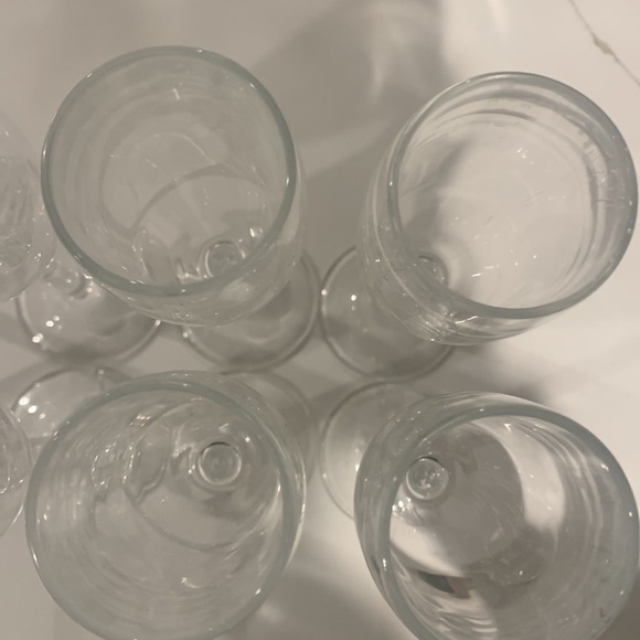 8 plastic Champagne Glasses MINT Condition! - Picture 3 of 4